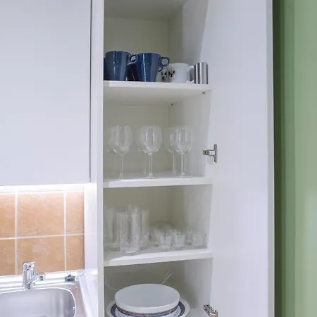 Modern Wenzigova 15 Apartment *